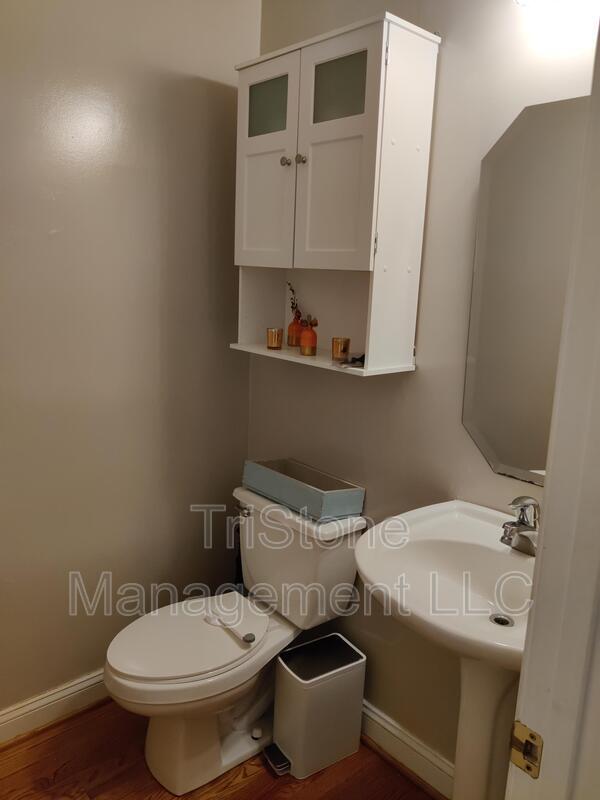 Building Photo - 14512 Harvington Dr