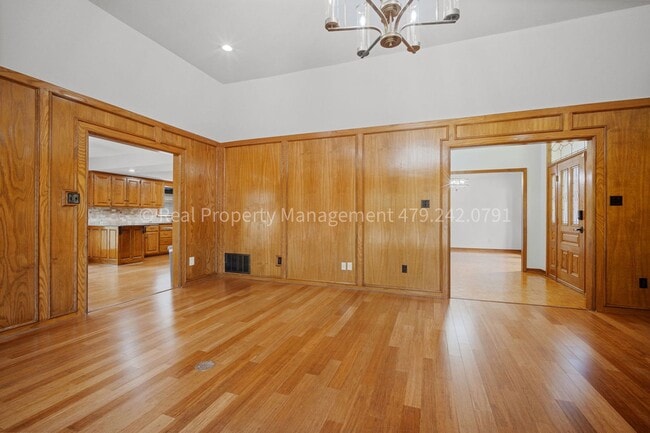 Building Photo - 2300 Brigadoon Dr