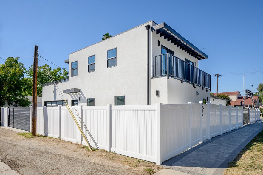 Building Photo - 18060 W Oxnard St