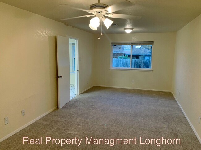 Building Photo - Beautifully Renovated 4/2 One story Georgetown Property.