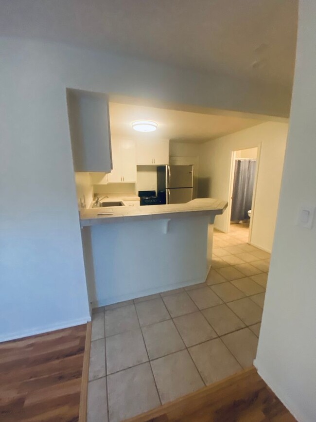 Building Photo - Silver Strand Beach - 1 bedroom, 1 bathroo...