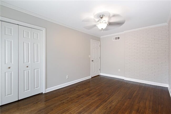 Building Photo - 4984 Crowe Dr SE