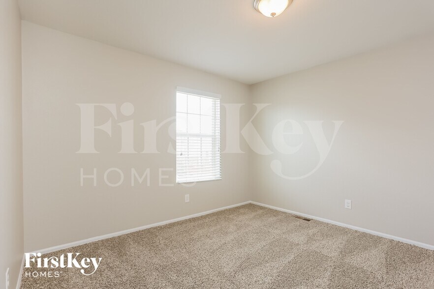 Building Photo - 6463 N Ensenada Ct