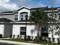 Building Photo - 2031 Claudia Ln