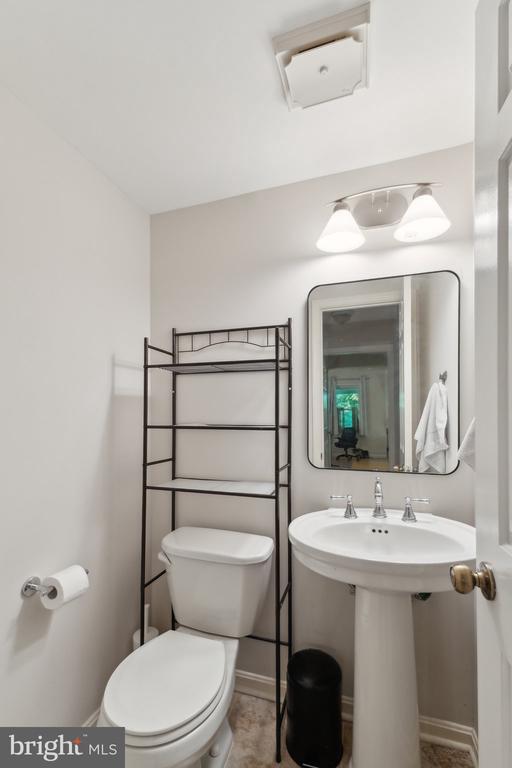 Building Photo - 11545 Pine Cone Ct