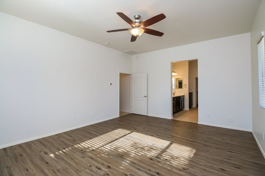 Building Photo - 20837 Sunset Dr