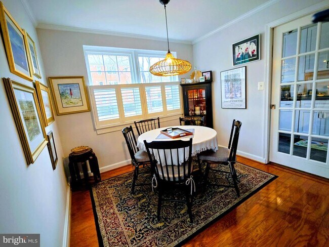 Building Photo - 6618 Boulevard View