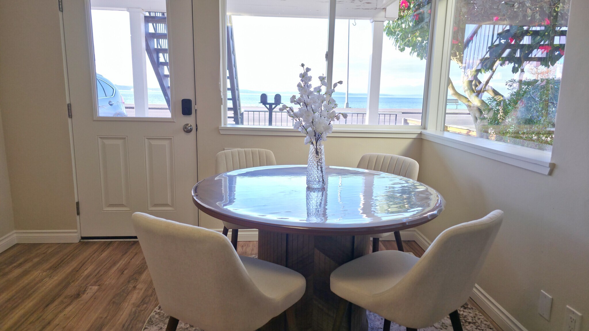 Building Photo - 1588 Alki Ave SW