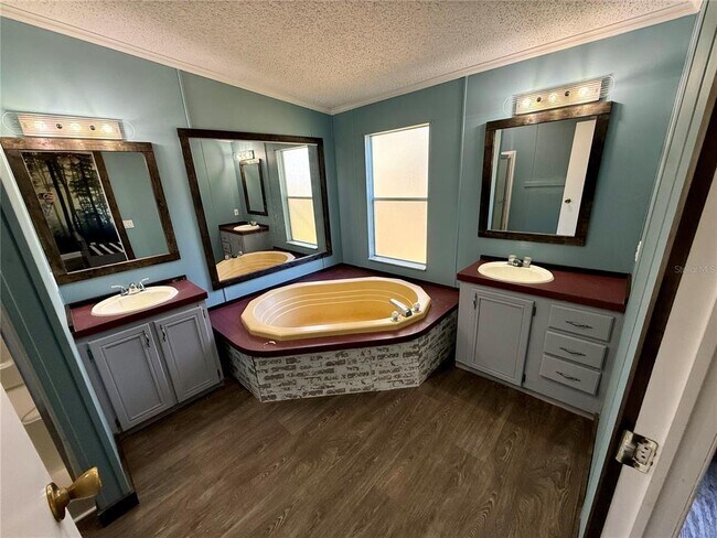 Building Photo - 15275 NE 238th St