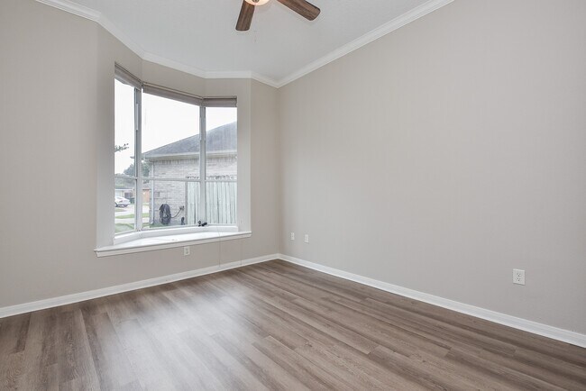 Building Photo - 11102 Waxwing St