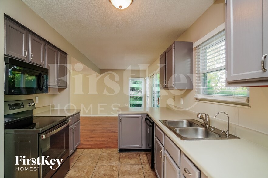 Building Photo - 3025 Casper Ave