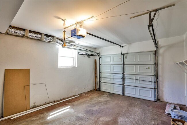 Building Photo - 220 Mayson Ave NE
