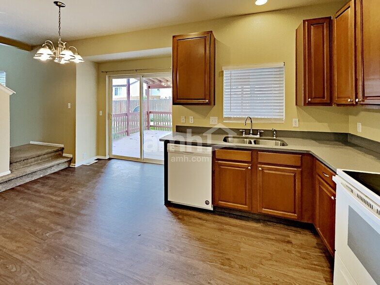 Building Photo - 209 Homestead Way