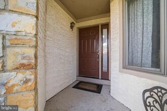 Building Photo - 42 Woodmont Dr