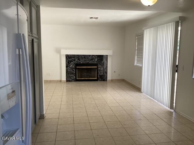 Building Photo - 607 Esther Dr