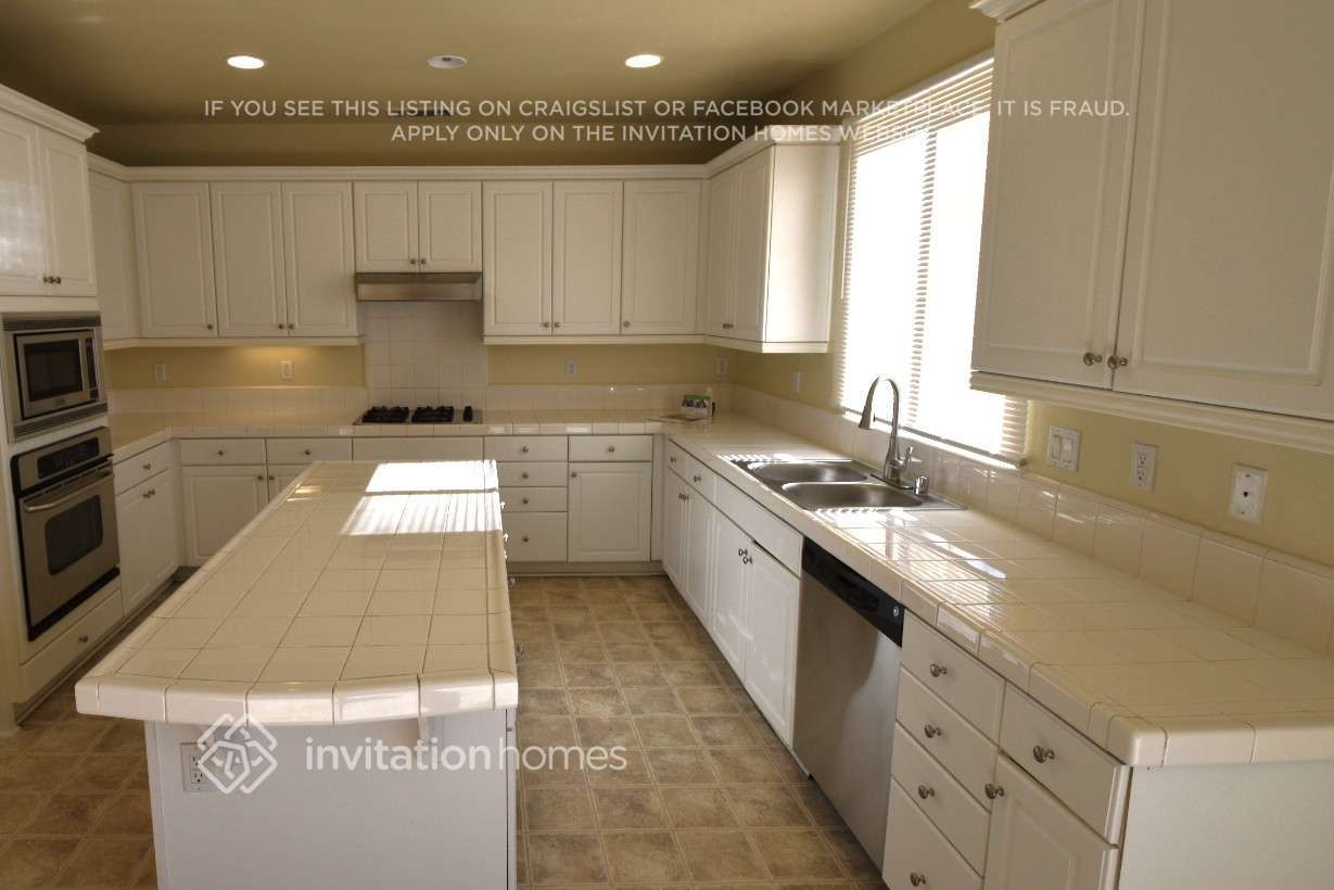 Building Photo - 5832 Ave K-14