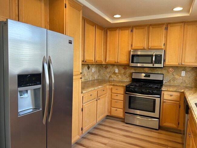 Building Photo - 5200 Premiere Hls Dr