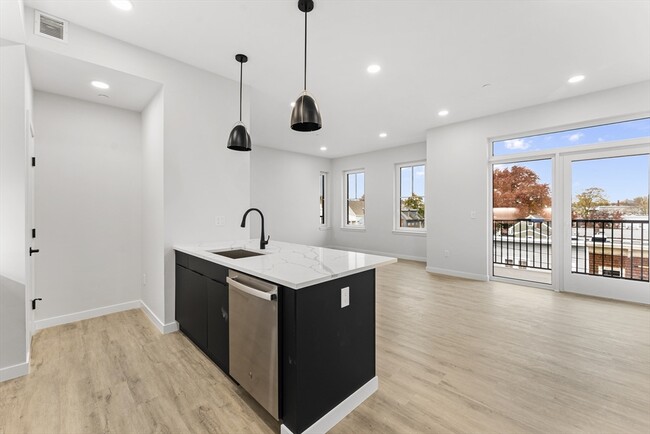 Building Photo - 24-28 Mt Pleasant St