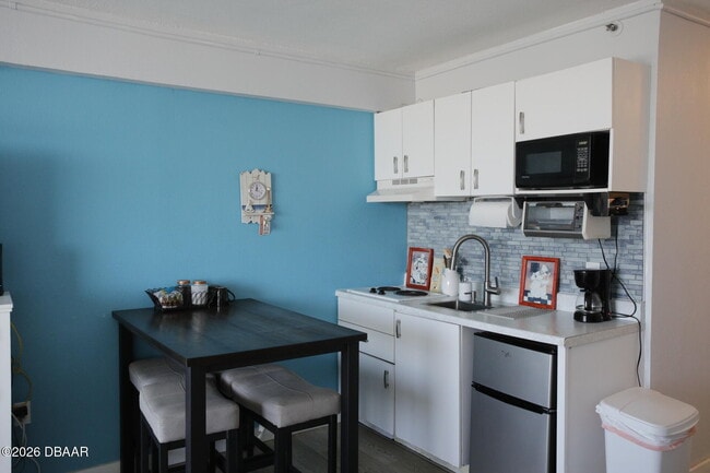 Building Photo - 800 N Atlantic Ave