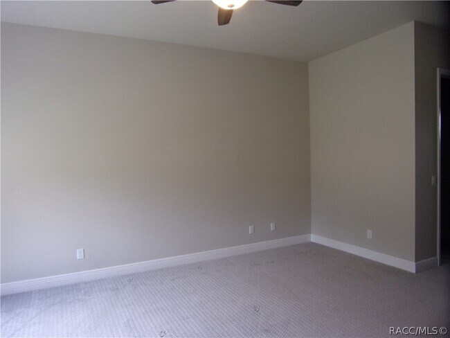 Building Photo - 248 E Cumberland Ct
