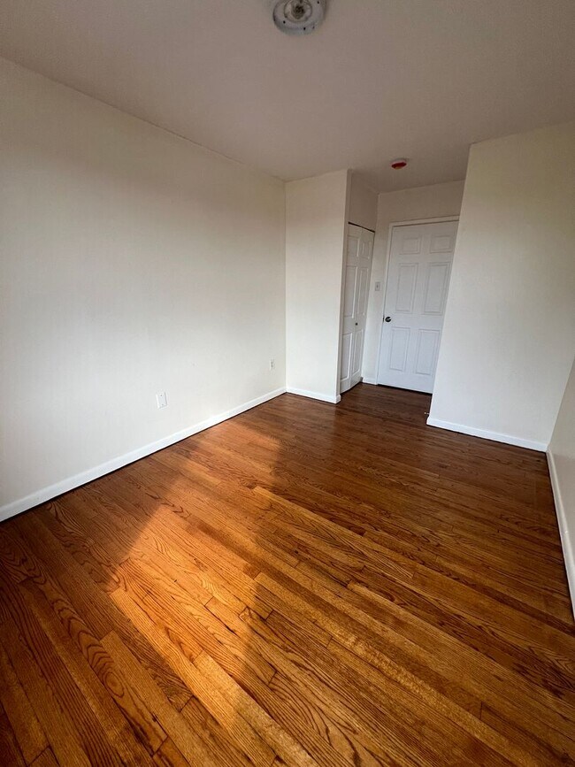 Building Photo - 185 Palisade Ave