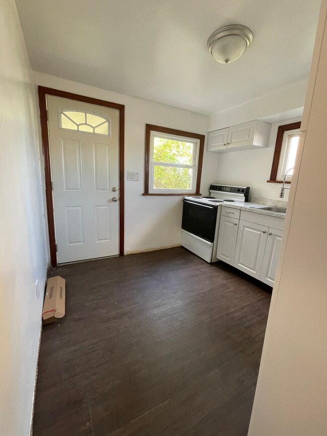 Building Photo - 110 Hazel Alley