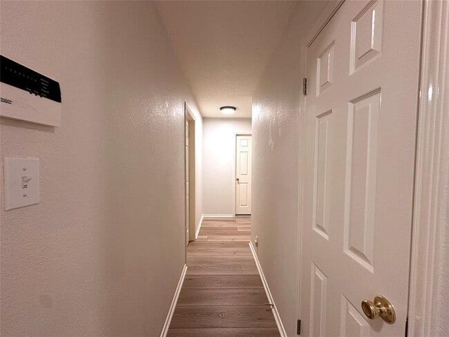 Building Photo - 6708 Bancroft Woods Dr