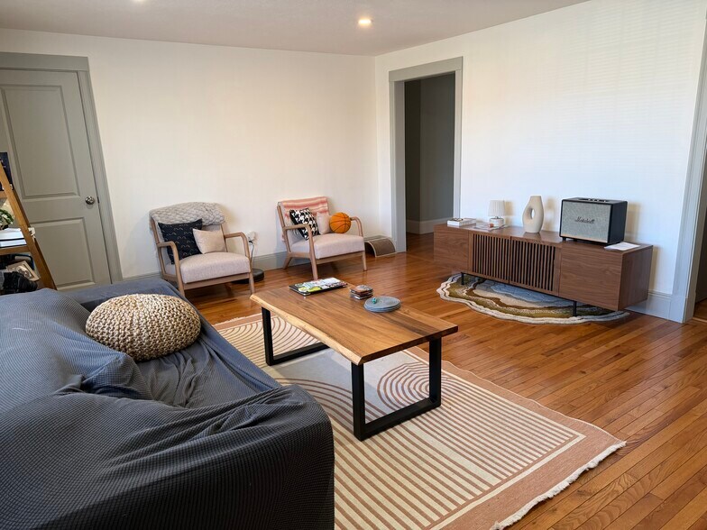 Building Photo - 13 Myles Standish Dr