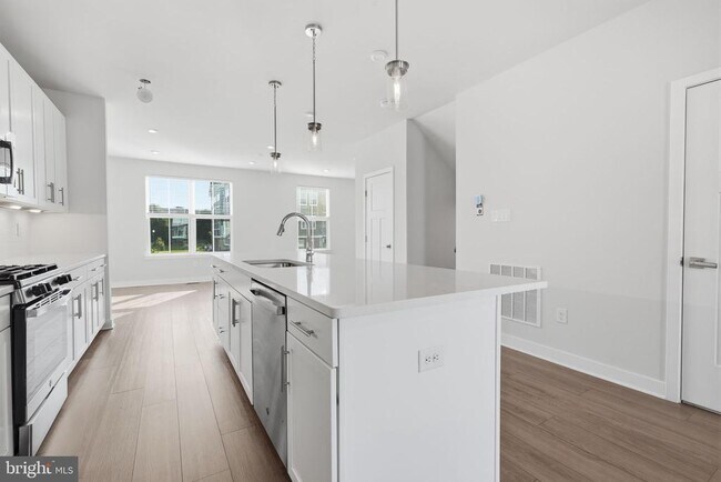 Building Photo - 30 Dolcie Ln