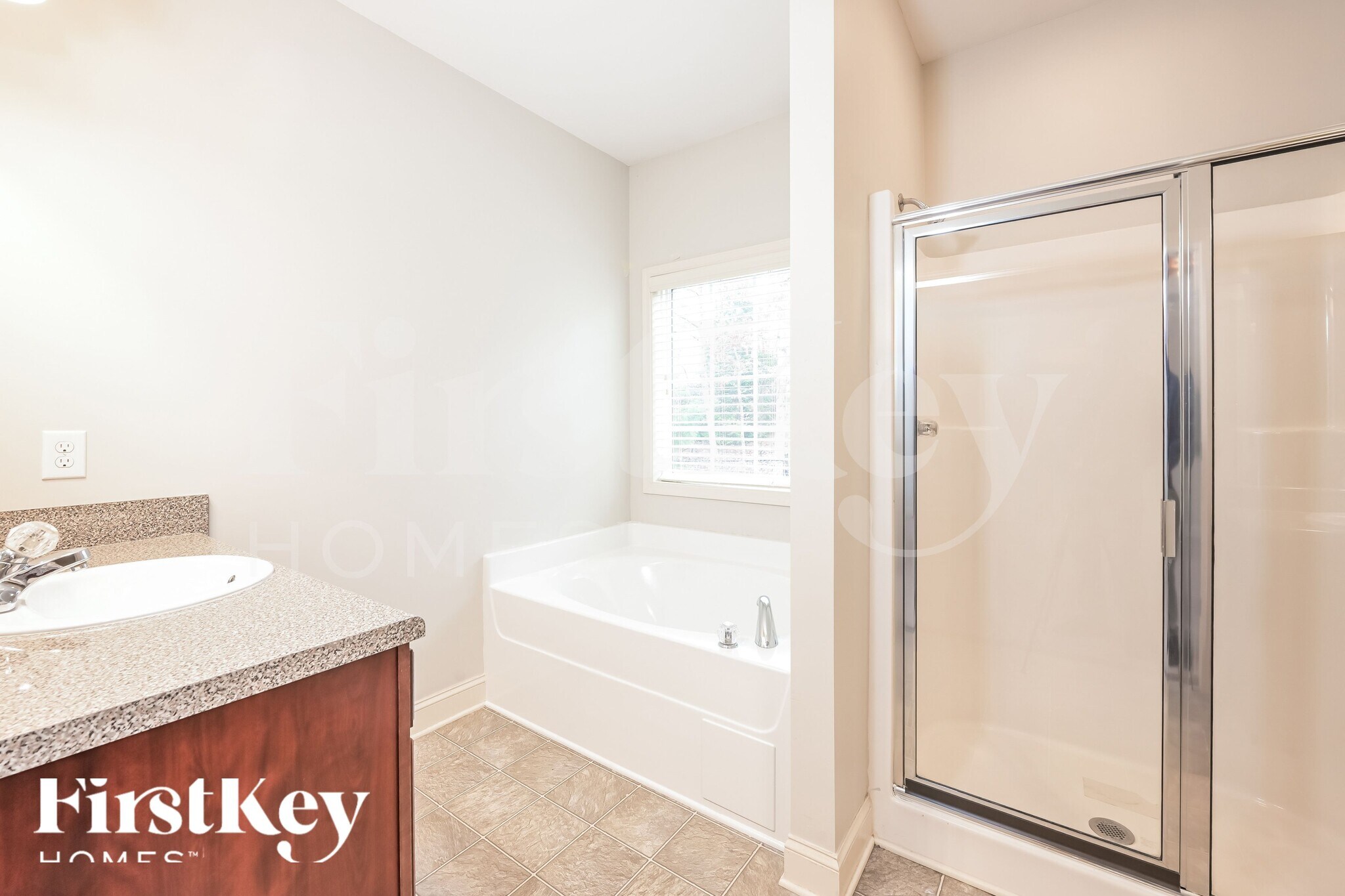 Building Photo - 6205 Little Cove Dr