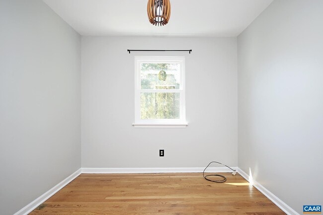 Building Photo - 211 Greentree Park