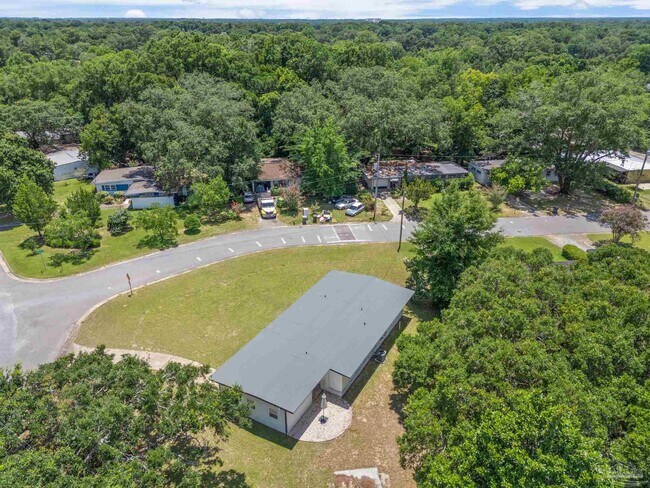 Building Photo - 8 Goodman Ln