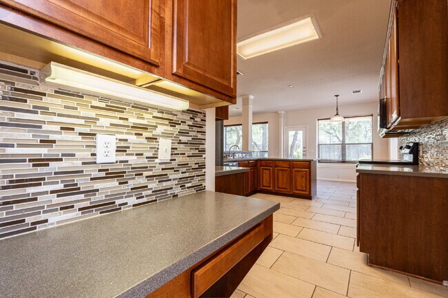 Building Photo - 1303 Alpine Pond