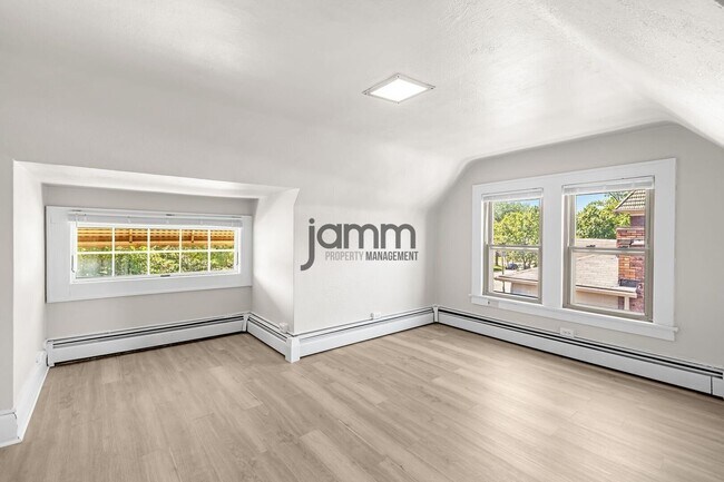 Building Photo - 14724 Clifton Blvd