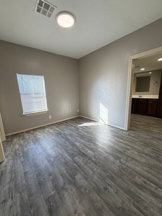 Building Photo - Ada OK Rental