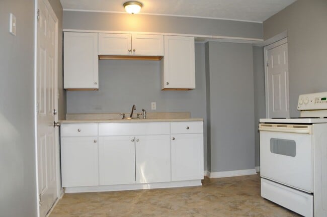 Building Photo - 924 S Harris Ave