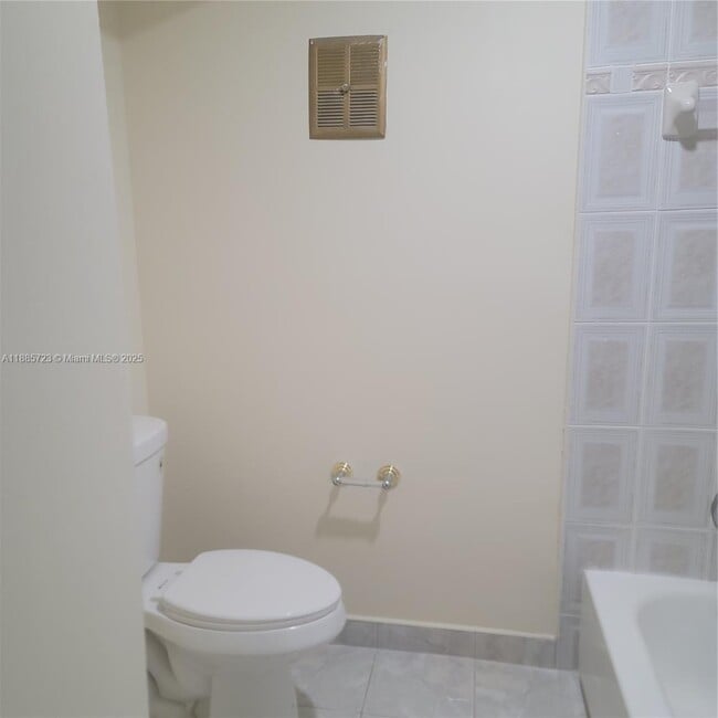 Building Photo - 6699 Racquet Club Dr