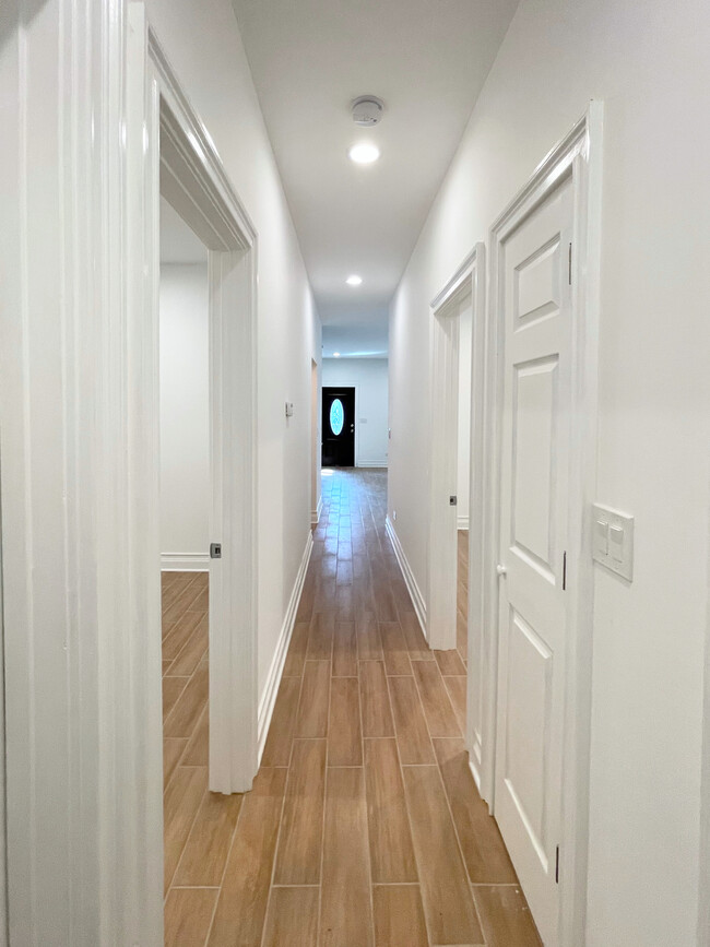 Hallway - 3043 N Monticello Ave