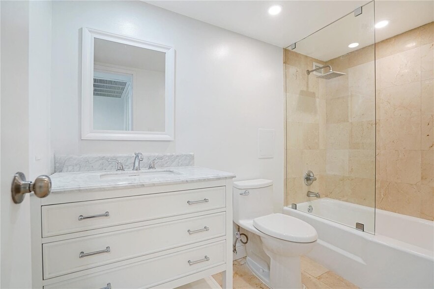 Master Bathroom - 5101 Collins Ave