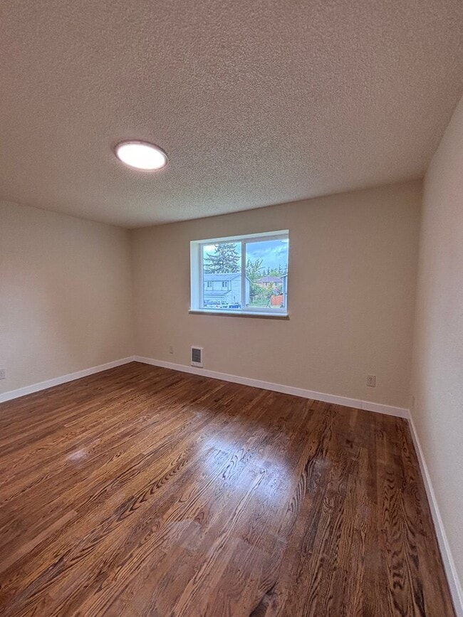 Building Photo - Desired NE Tacoma Community