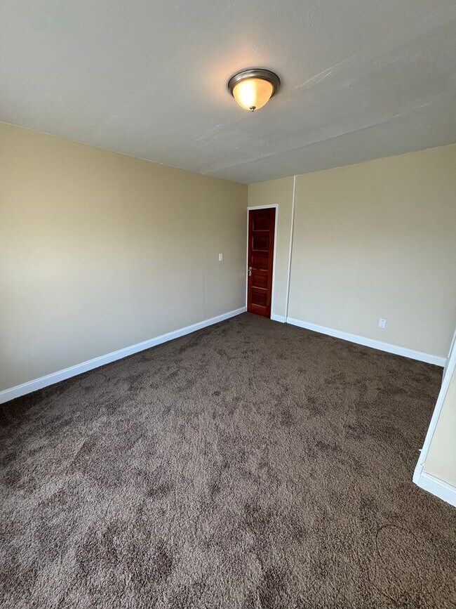 Building Photo - 4438 Pearl Rd