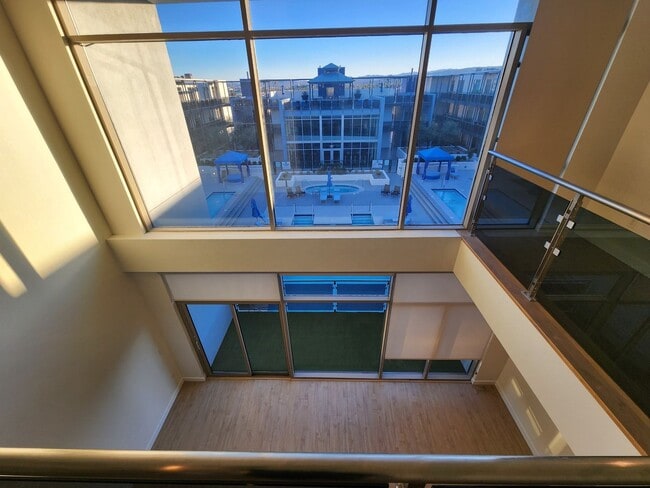 Building Photo - Exceptional Two Level 3 bedroom Condo in upscale Luxe Lofts