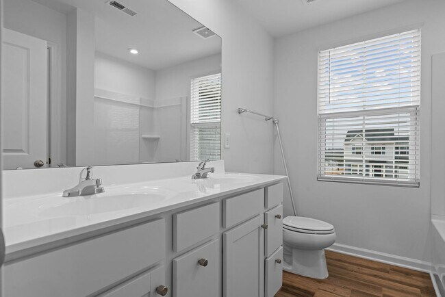 Building Photo - SHOWINGS CURRENTLY UNAVAILABLE!!!