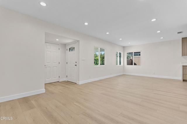 Building Photo - 7552 Bloomington Ave