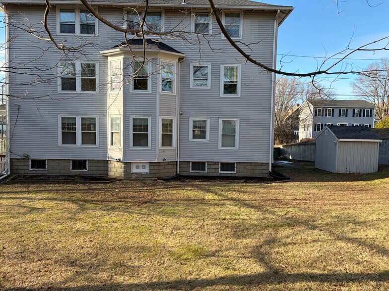 Building Photo - 162 Elm St