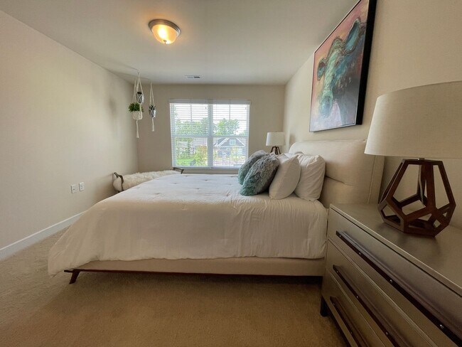 Building Photo - Heron | 3 Bed 2.5 Bath | Garage | 1800 sf ...