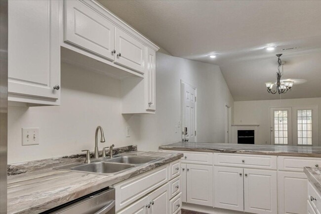 Building Photo - 8041 Reagan Cir