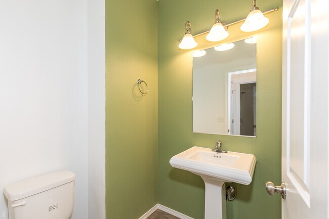 Building Photo - Beautiful 3 Bedroom rambler on a large and peaceful lot!