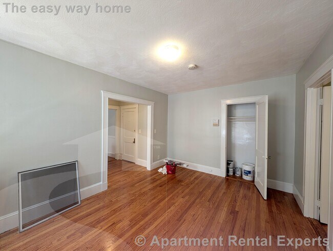 Building Photo - 156-158 Summer St Unit #114