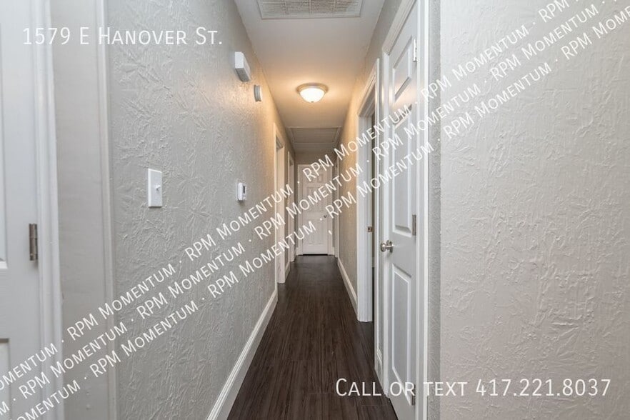 Building Photo - 1579 E Hanover St